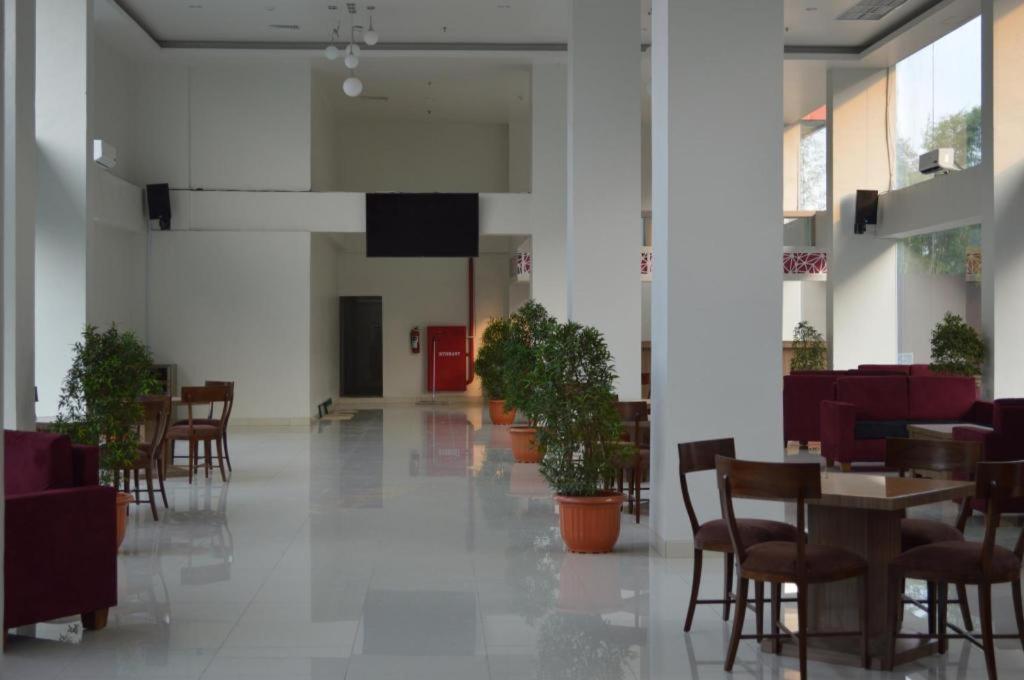 Win Grand Hotel เบกาซิ ภายนอก รูปภาพ
