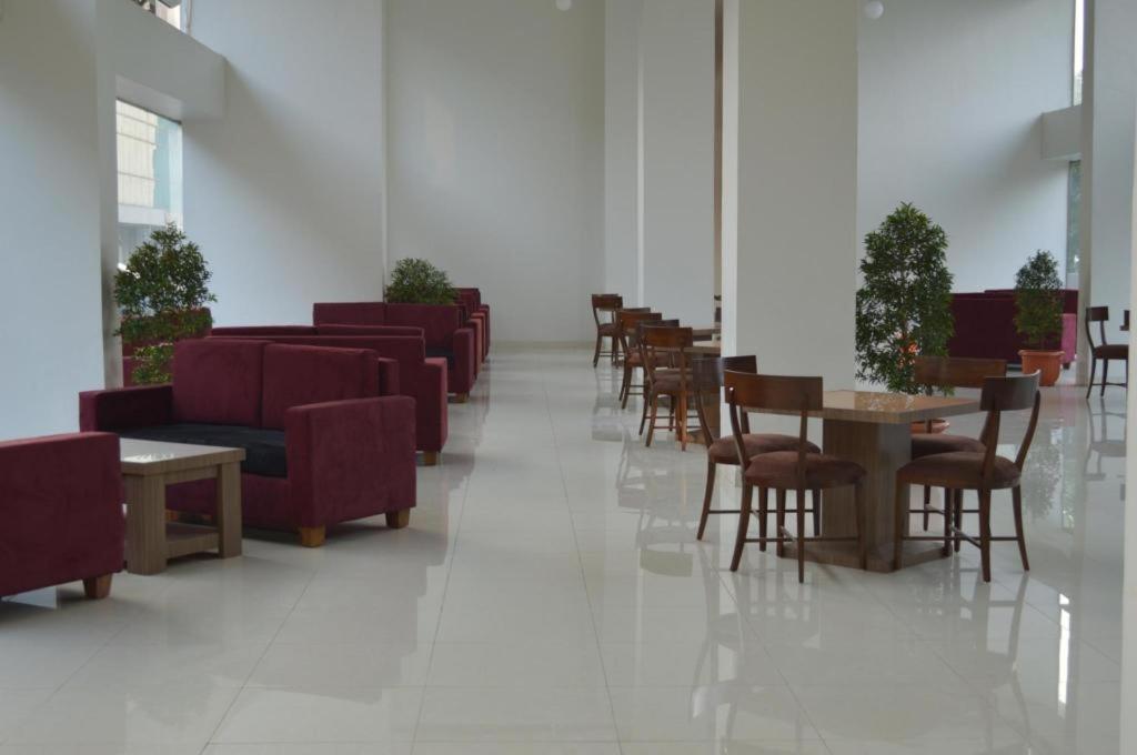 Win Grand Hotel เบกาซิ ภายนอก รูปภาพ